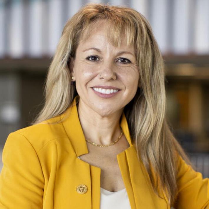 博士肖像. Montserrat Fuentes, President of St. Edward's University